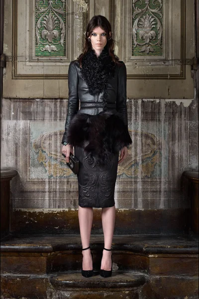 Look 16